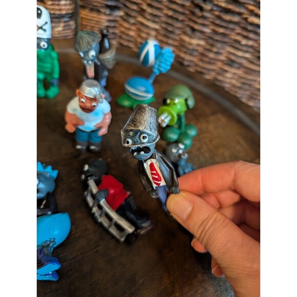 Plants vs Zombies PVC Toy Figures by Jazwares  Lot of 11 3" Inch Cake Toppers - Picture 4 of 13
